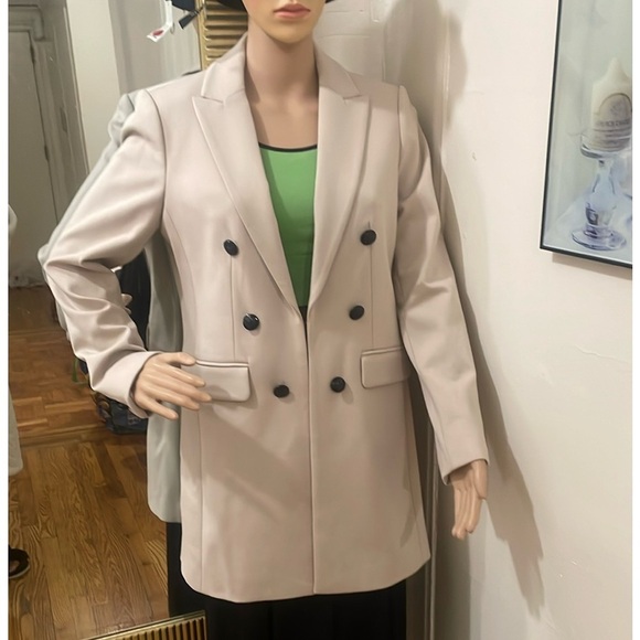 T TAHARI Chic Double-Breasted Blazer - Picture 1 of 16